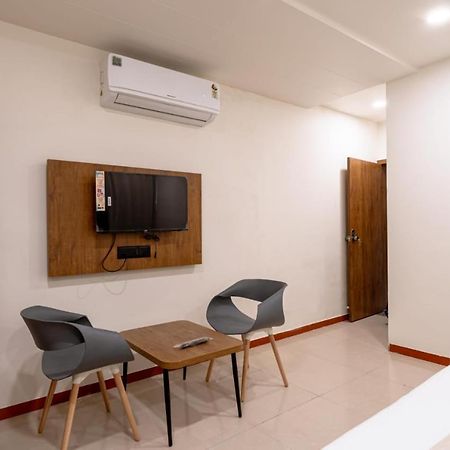 Hotel Silver Tree Rajkot Eksteriør bilde